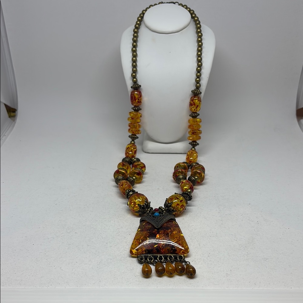 Incredible statement necklace with faux amber beads - Picture 3 of 15